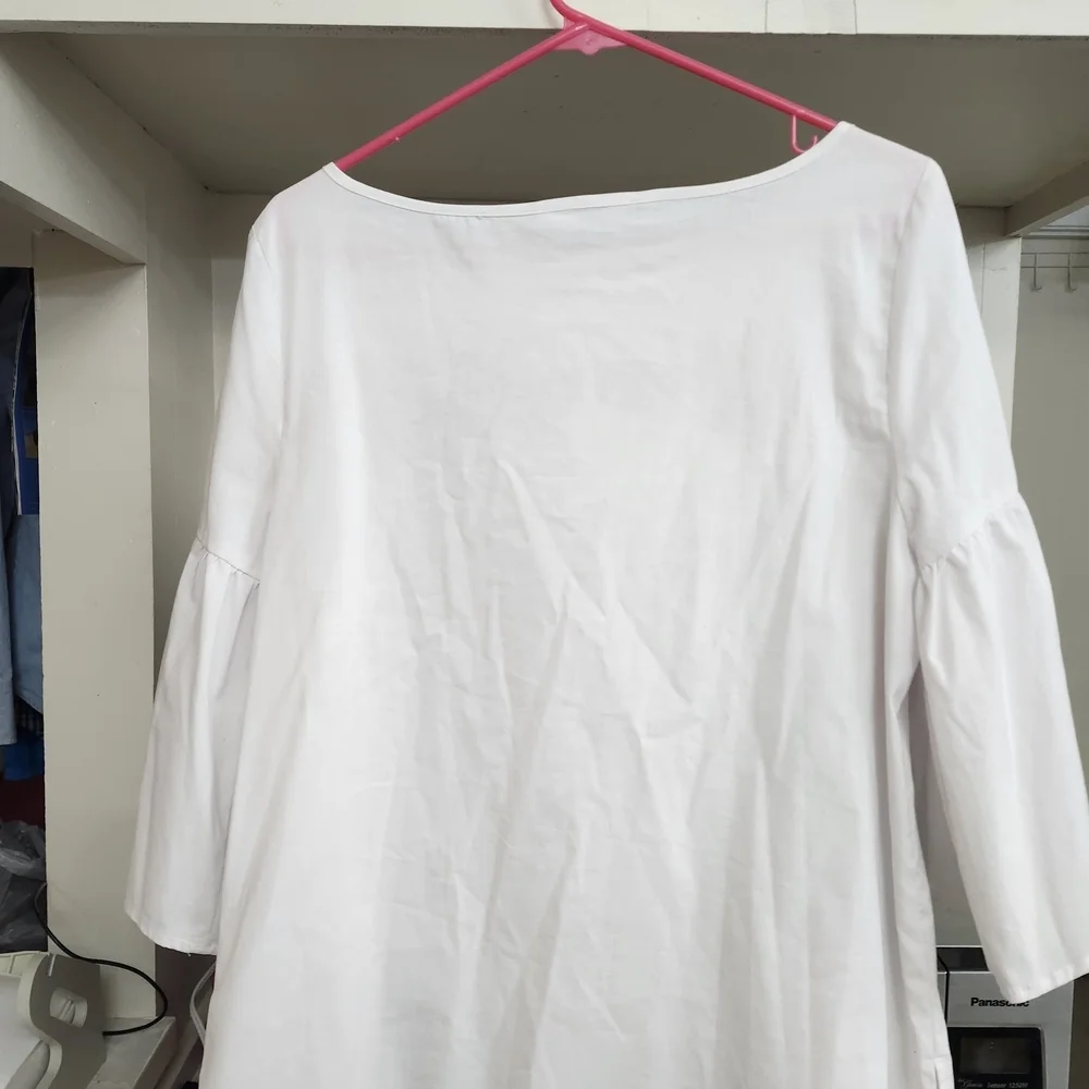 Valerie Stevens White Blouse with Pink and Blue Embroidery - Picture 3 of 3